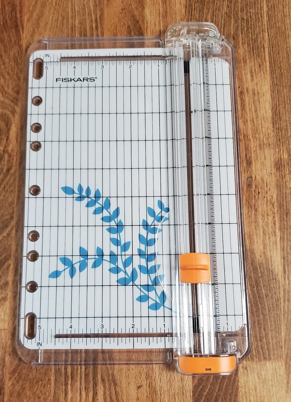 Fiskars 9" SureCut Paper Trimmer Portable Blade Style Used